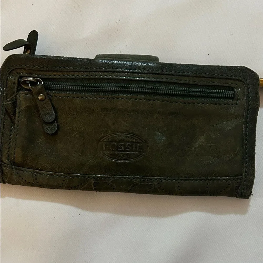 Fossil Dark Green Leather Wallet with Gold Accent super pliable, soft leather